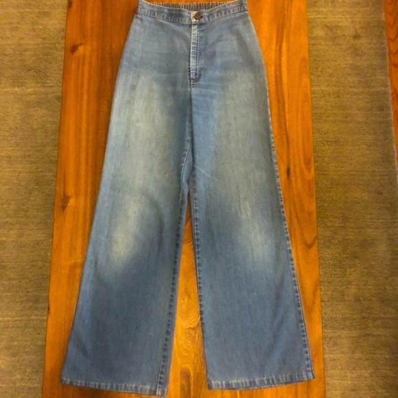 Rare-Levi’s 70’s Vintage wide/flare leg jeans with elastic waist & high rise. - Picture 3 of 15